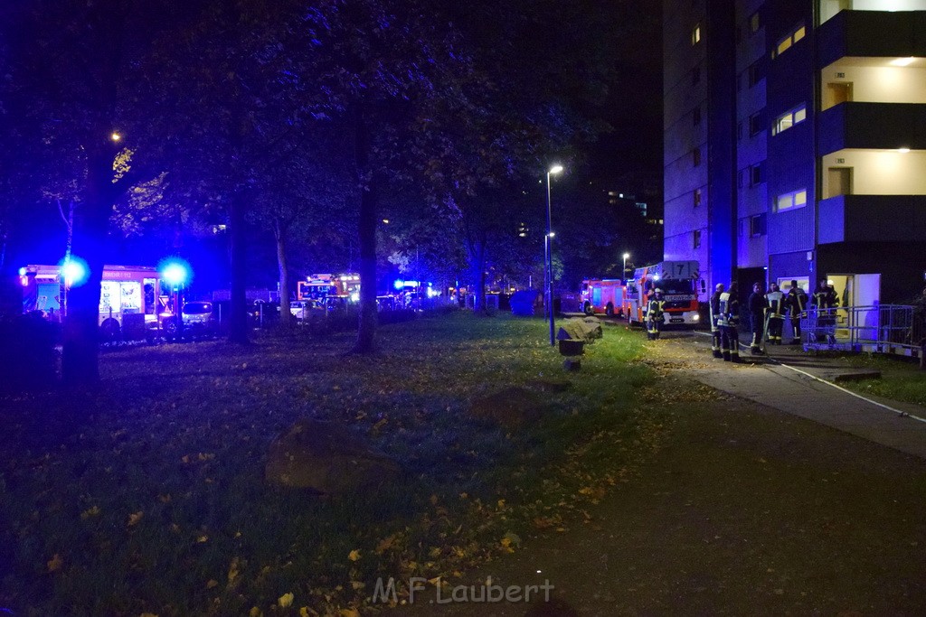 Feuer 2 Koeln Porz Finkenberg Steinstr Konrad Adenauerstr P31.JPG - Miklos Laubert